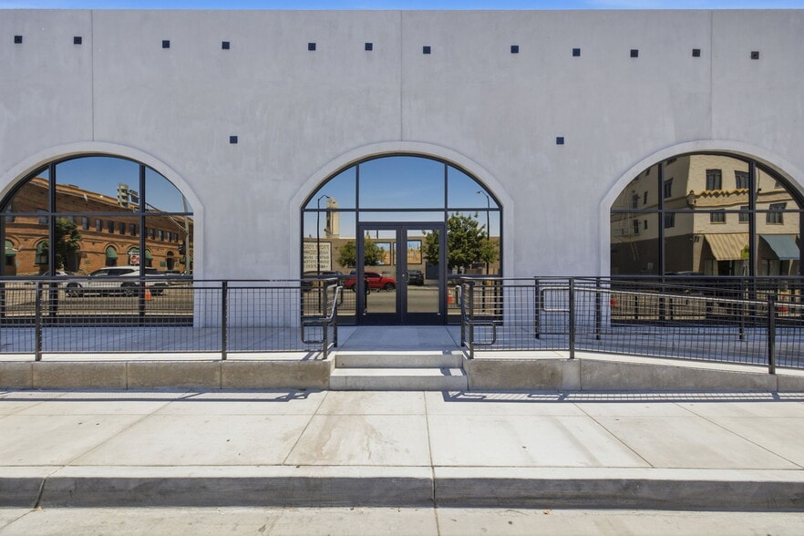 1623-1633 19th St, Bakersfield, CA à louer - Photo de l’immeuble – Image 3 sur 69