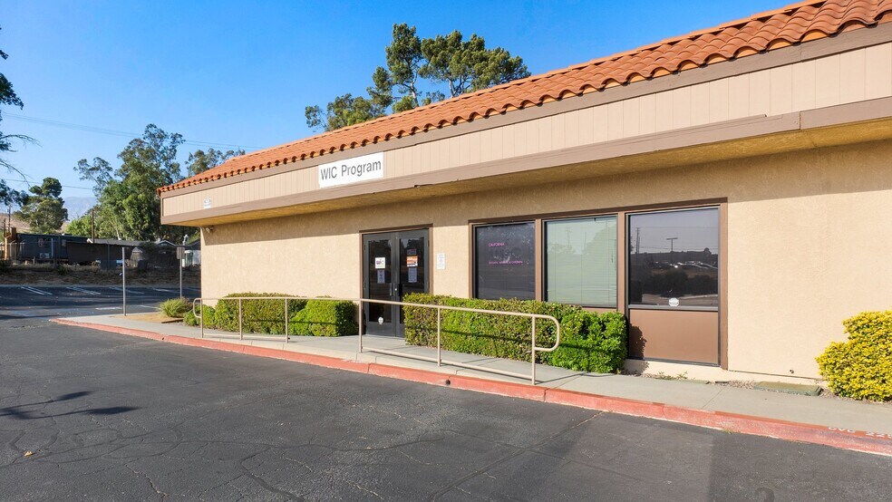 3055 W Ramsey St, Banning, CA à louer - Photo de l’immeuble – Image 2 sur 10