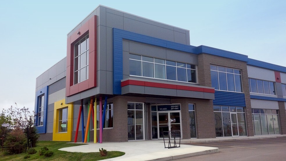 4341-4361 Savaryn Dr SW, Edmonton, AB à louer - Photo de l’immeuble – Image 2 sur 4