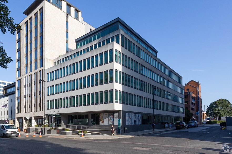 15-17 Cumberland Pl, Southampton à louer - Photo principale – Image 1 sur 12