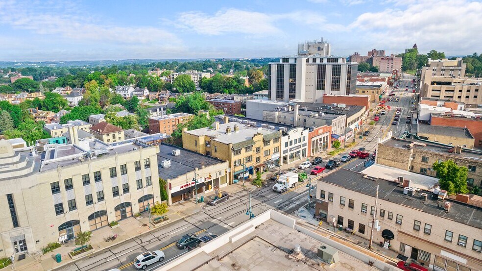 702 Washington Rd, Pittsburgh, PA à louer - Photo de l’immeuble – Image 2 sur 14