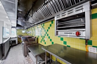 301-307 N Brand Blvd, Glendale, CA à louer Photo intérieure– Image 2 sur 10