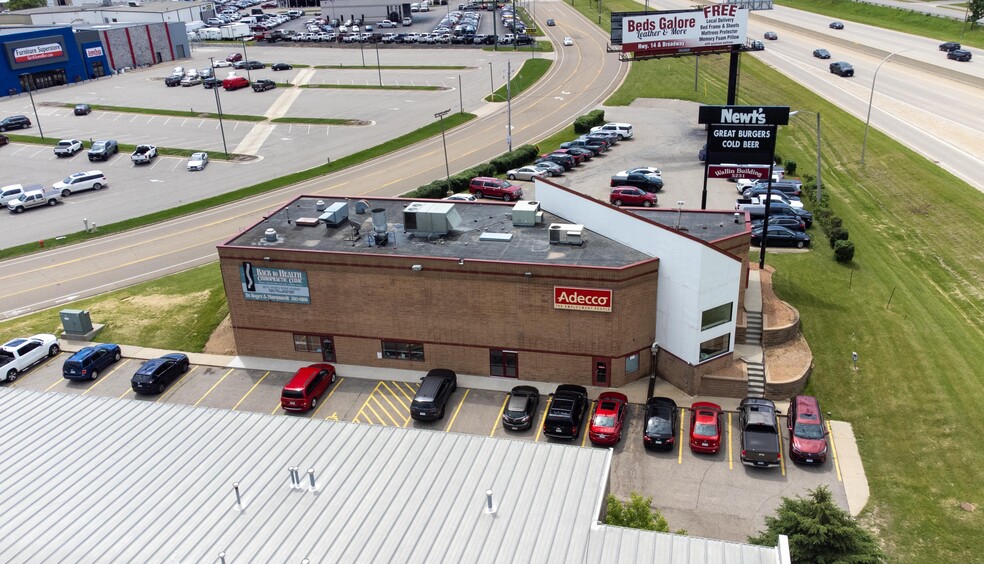 5231 E Frontage Rd NW, Rochester, MN à louer - Photo de l’immeuble – Image 3 sur 16