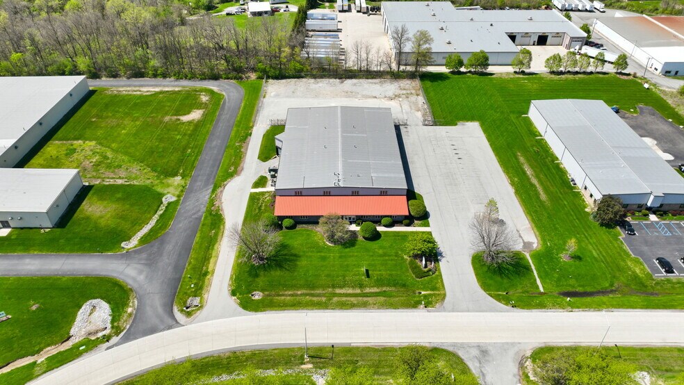 3421 Centennial Dr, Fort Wayne, IN à louer - Photo de l’immeuble – Image 2 sur 15