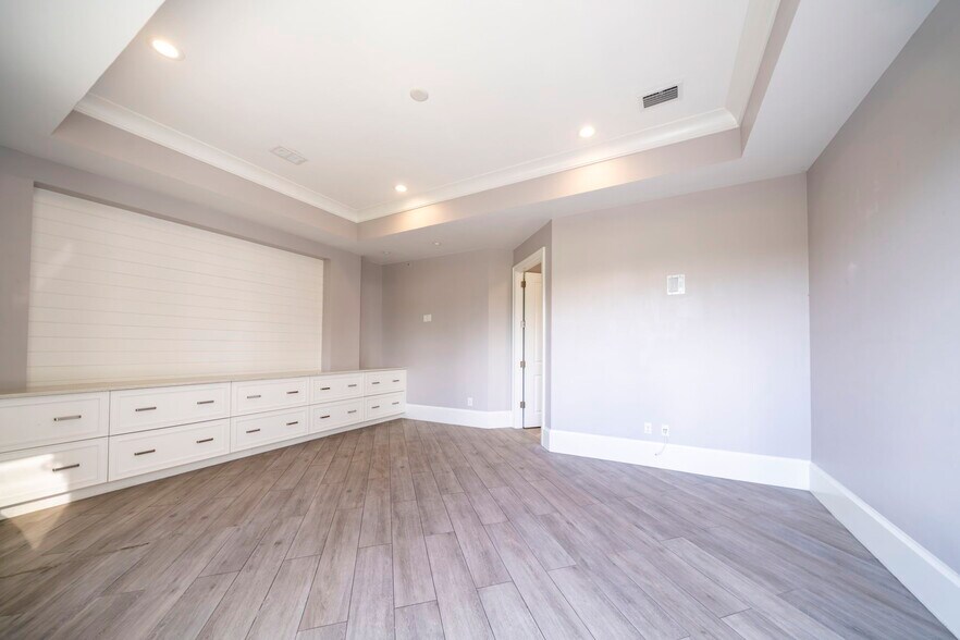 24551 Production Cir, Bonita Springs, FL à louer - Photo de l’immeuble – Image 2 sur 32