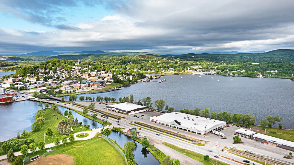 59 Waterfront Plz, Newport, VT à louer - Photo de l’immeuble – Image 3 sur 4