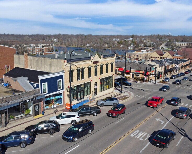 101-105 W State St, Geneva, IL à louer - Photo de l’immeuble – Image 3 sur 14