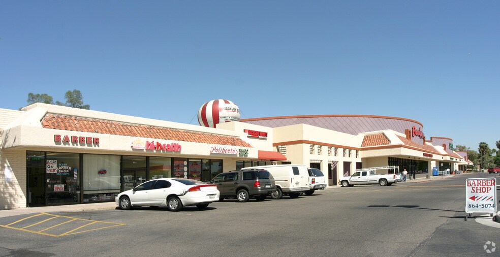 8040 N 19th Ave, Phoenix, AZ à louer - Photo de l’immeuble – Image 2 sur 20