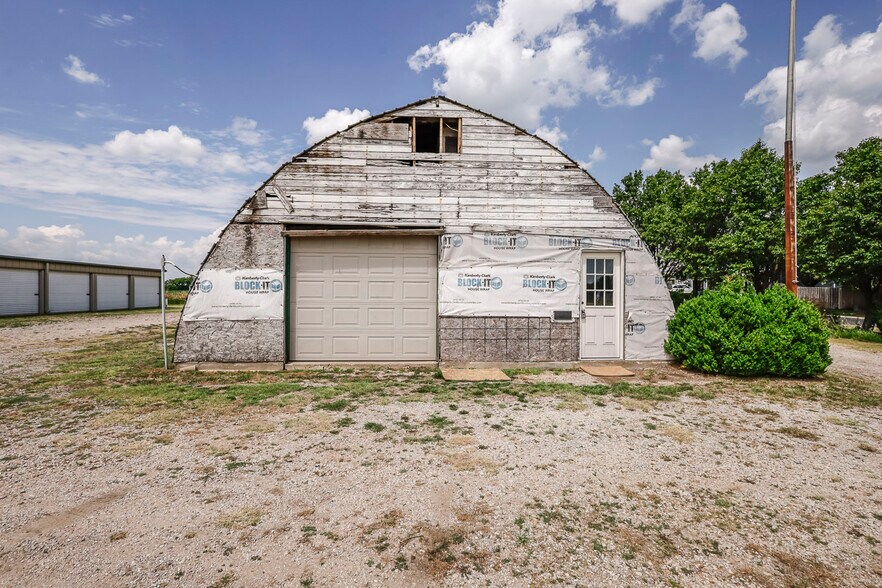 201 W Silknitter St, Rose Hill, KS à vendre - Photo de l’immeuble – Image 3 sur 20