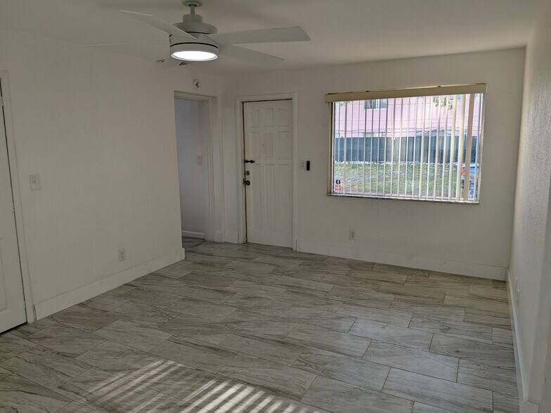 2235 Polk St, Hollywood, FL à vendre - Photo de l’immeuble – Image 3 sur 17
