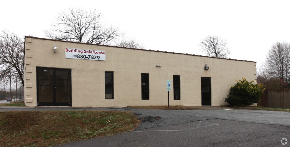 301 Julian Ave, Thomasville, NC à louer - Photo principale – Image 1 sur 2