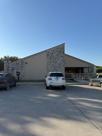 Plus de détails pour 1300 Fulton St, Denton, TX - Local commercial à louer