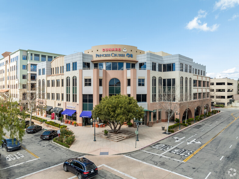 24303 Town Center Dr, Valencia, CA à vendre - Photo de l’immeuble – Image 3 sur 8