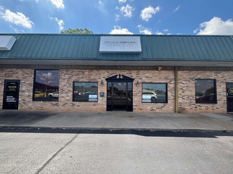 110 Miracle Mile Dr, Anderson, SC à louer - Photo de l’immeuble – Image 1 sur 9