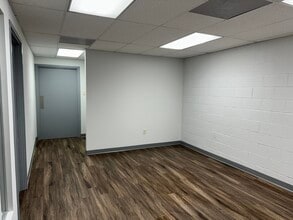 624 Matthews Mint Hill Rd, Matthews, NC à louer Photo intérieure– Image 2 sur 13