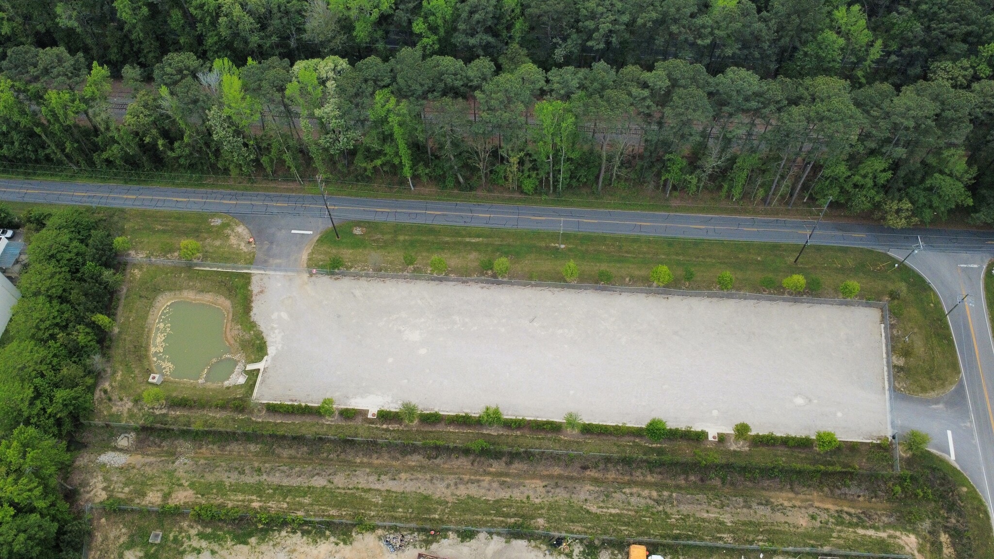 8077 Commerce Center Rd, Ladson, SC à louer Photo principale– Image 1 sur 4