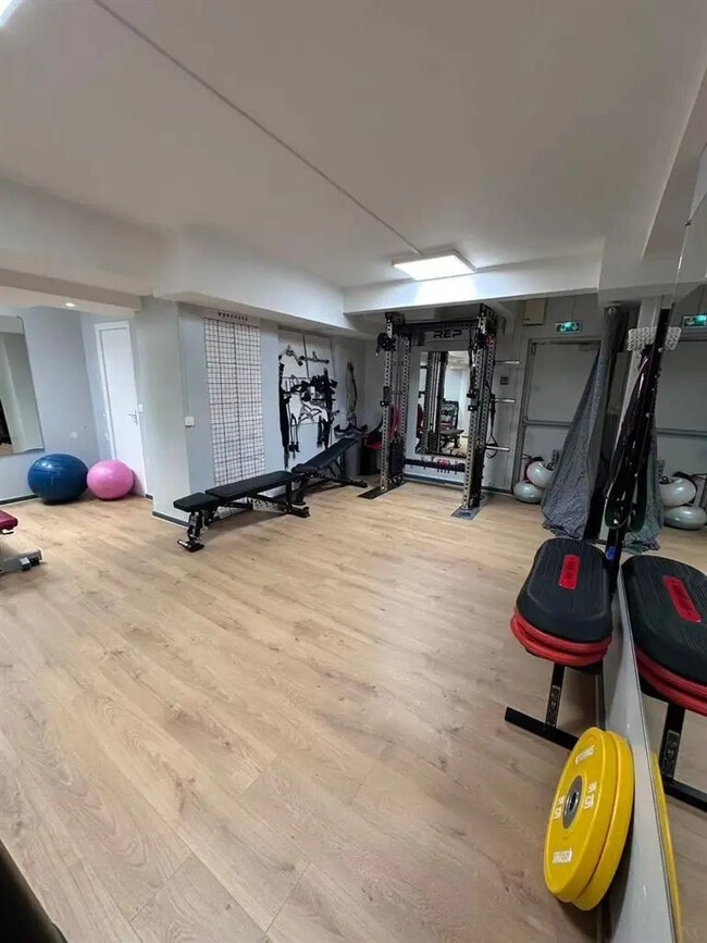 Plus de détails pour Local commercial à louer