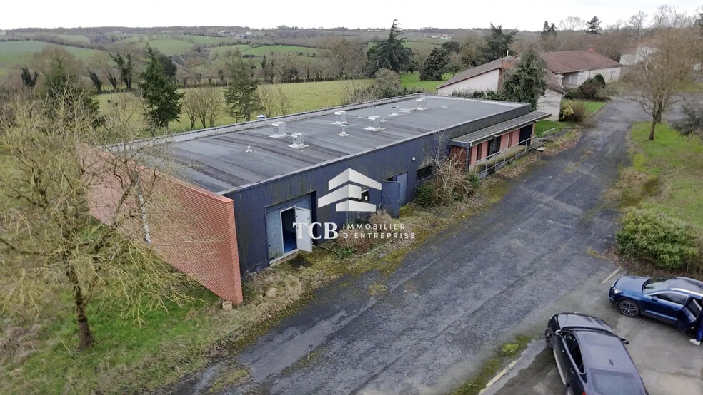 Local commercial dans OREE D'ANJOU à vendre - Photo de l’immeuble – Image 3 sur 6