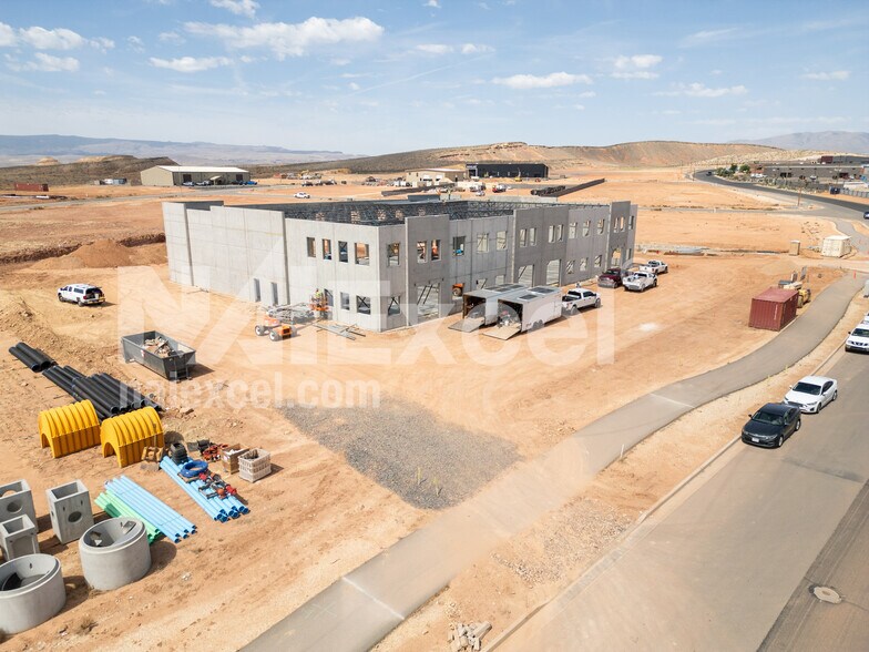 744 Enterprise dr, St George, UT à louer - Photo de l’immeuble – Image 2 sur 5