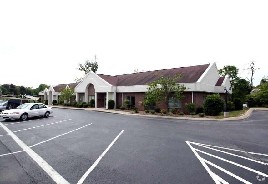 2500-2512 N Mount Juliet Rd, Mount Juliet, TN à louer - Photo de l’immeuble – Image 2 sur 2