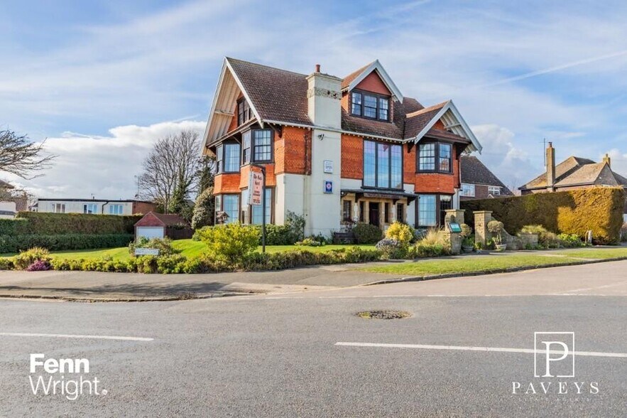 1 Third Ave, Frinton On Sea à vendre - Photo de l’immeuble – Image 2 sur 19