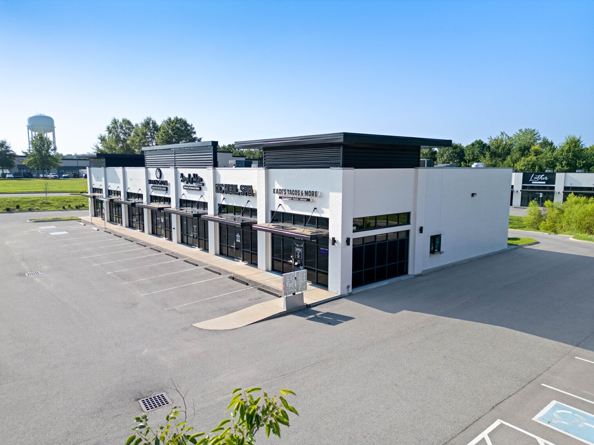 2670 Madison St, Clarksville, TN à louer Photo de l’immeuble– Image 1 sur 6