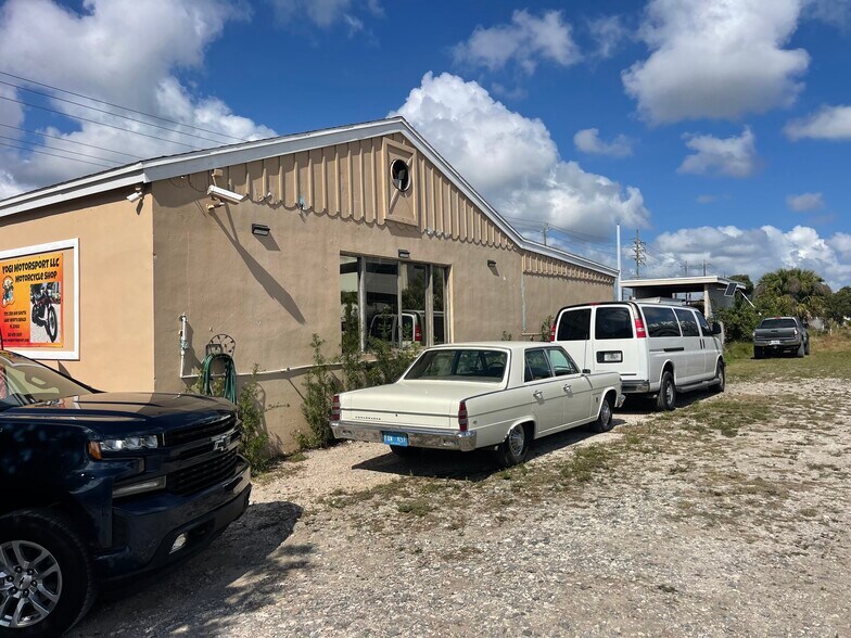 1110 2nd Ave S, Lake Worth, FL à vendre - Photo de l’immeuble – Image 3 sur 39