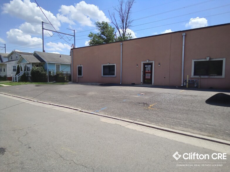 260-264 Columbus Ave, Roselle, NJ à louer - Photo de l’immeuble – Image 2 sur 5