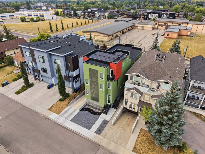 2226 Westmount Rd NW, Calgary, AB à vendre - Aérien – Image 3 sur 28