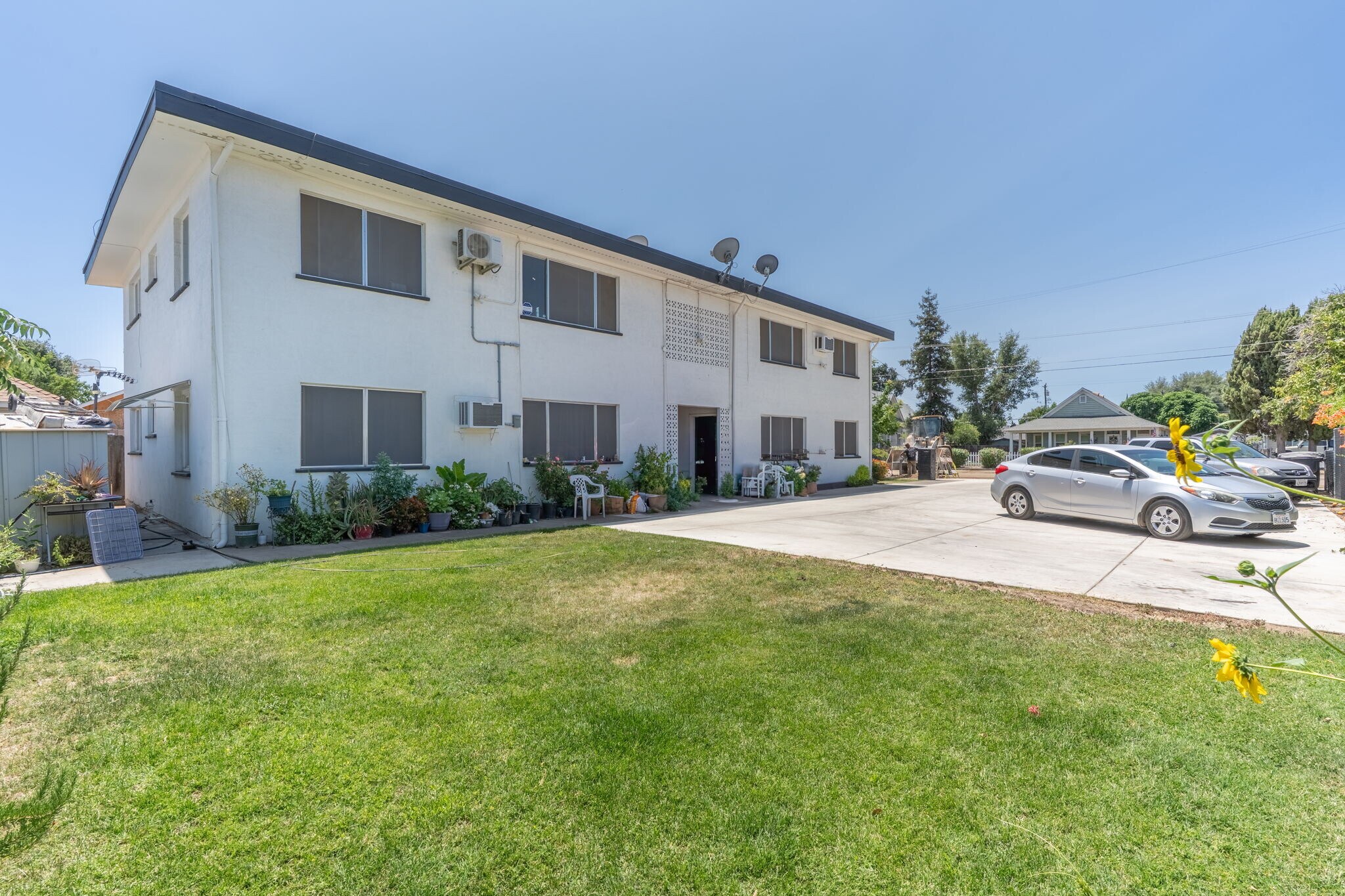 219 S 2nd Ave, Oakdale, CA à vendre Photo de l’immeuble– Image 1 sur 13