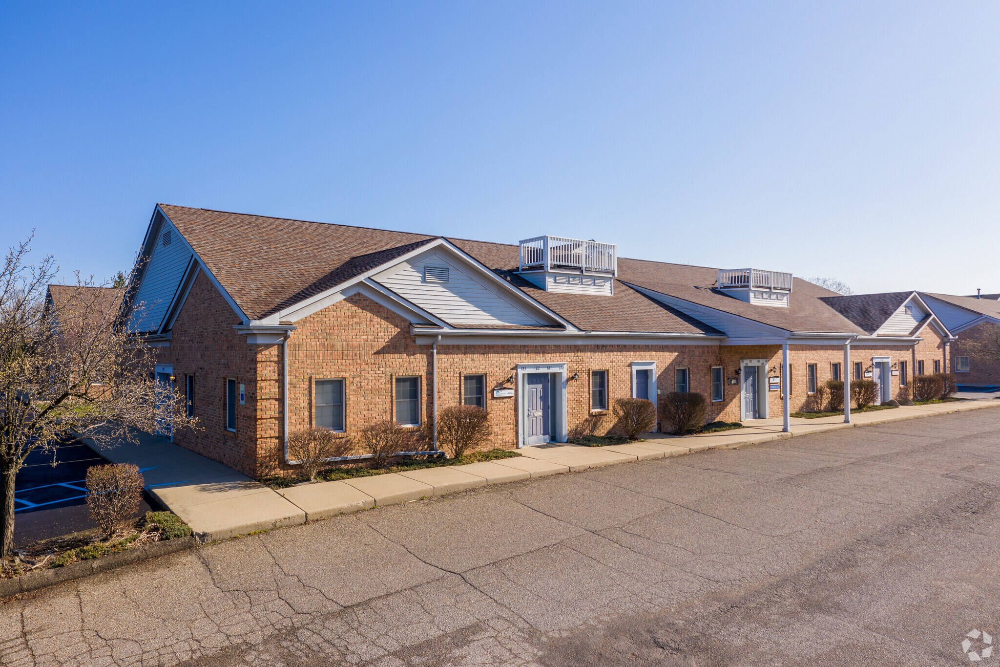 5820 N Canton Center Rd, Canton Township, MI à louer Photo principale– Image 1 sur 7