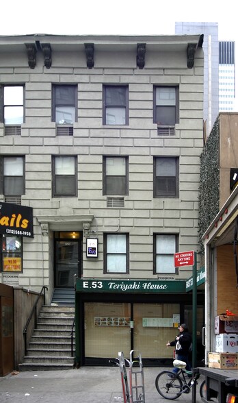 220 E 53rd St, New York, NY à vendre - Photo de l’immeuble – Image 2 sur 4