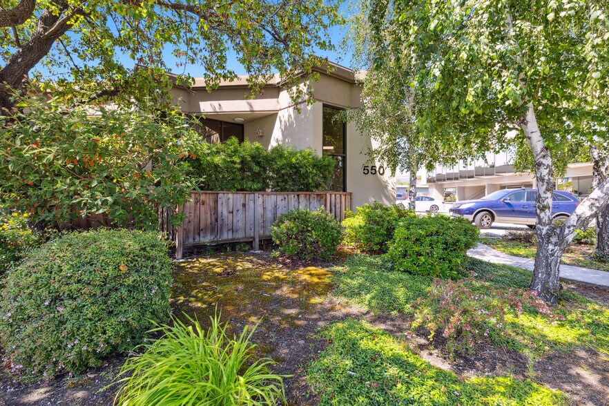 550 Price Ave, Redwood City, CA à vendre - Photo de l’immeuble – Image 2 sur 70