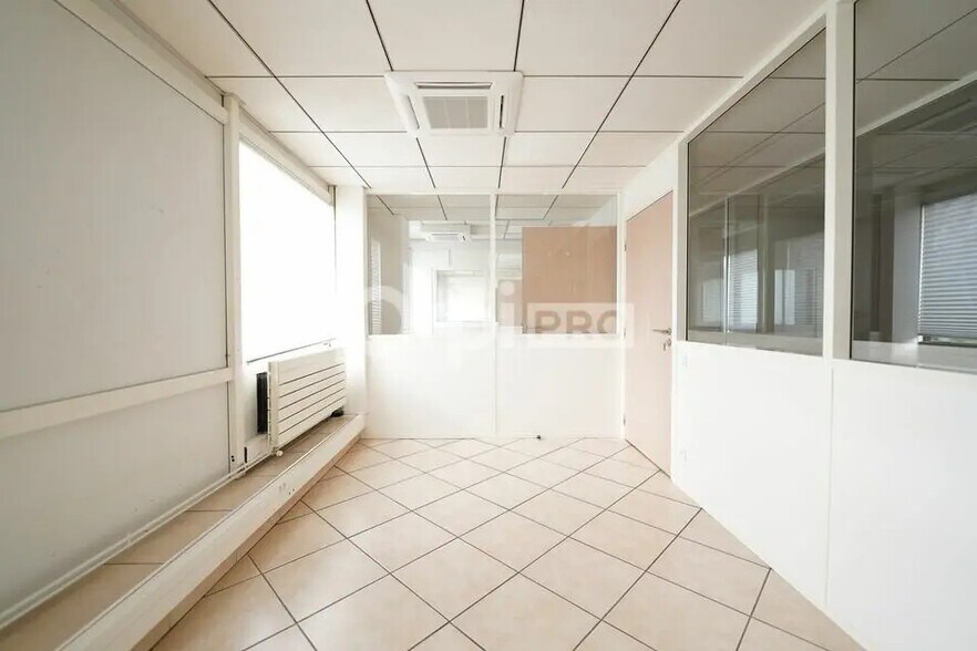 Bureau dans Taluyers à louer - Photo intérieure – Image 3 sur 12