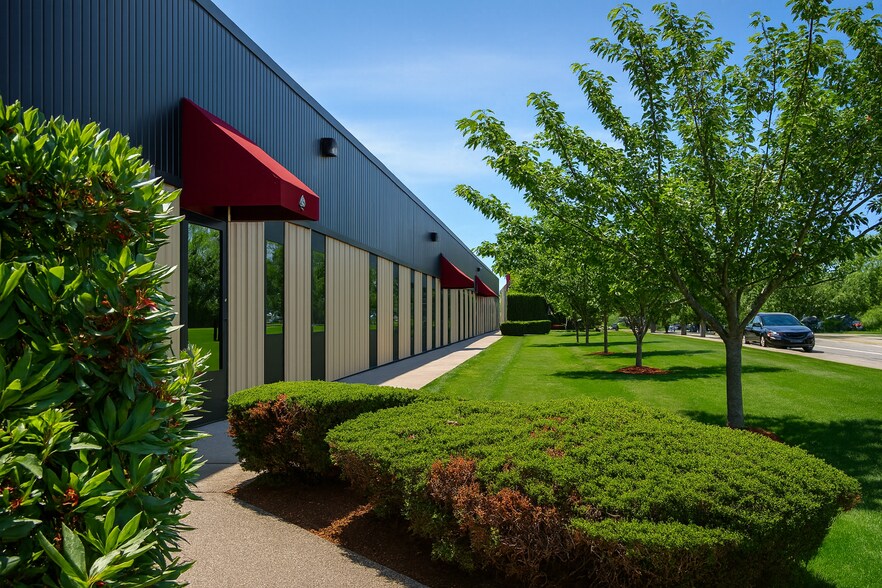 860A Waterman Ave, East Providence, RI à louer - Photo de l’immeuble – Image 1 sur 5