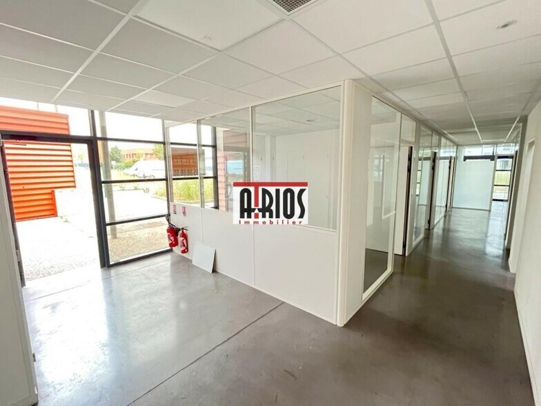 Local d'activités dans La Farlède à vendre - Photo intérieure – Image 3 sur 23