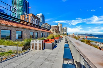 2 Harrison St, San Francisco, CA à louer Photo de l’immeuble– Image 2 sur 3