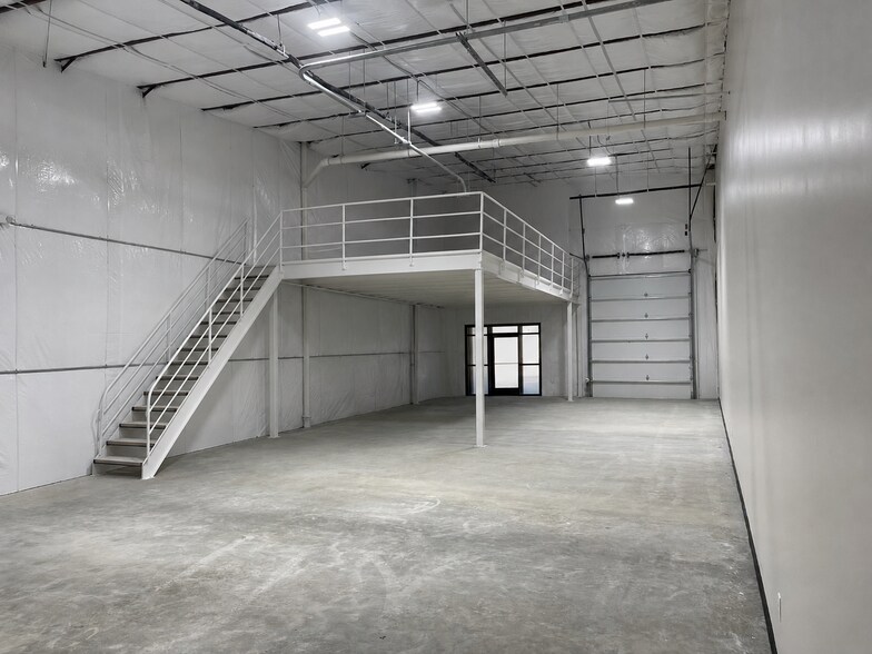 183 Crossing, Lockhart, TX à vendre - Photo de l’immeuble – Image 3 sur 9