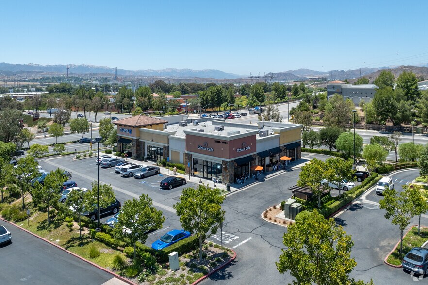 28186-28194 Newhall Ranch Rd, Valencia, CA à vendre - Photo de l’immeuble – Image 3 sur 5