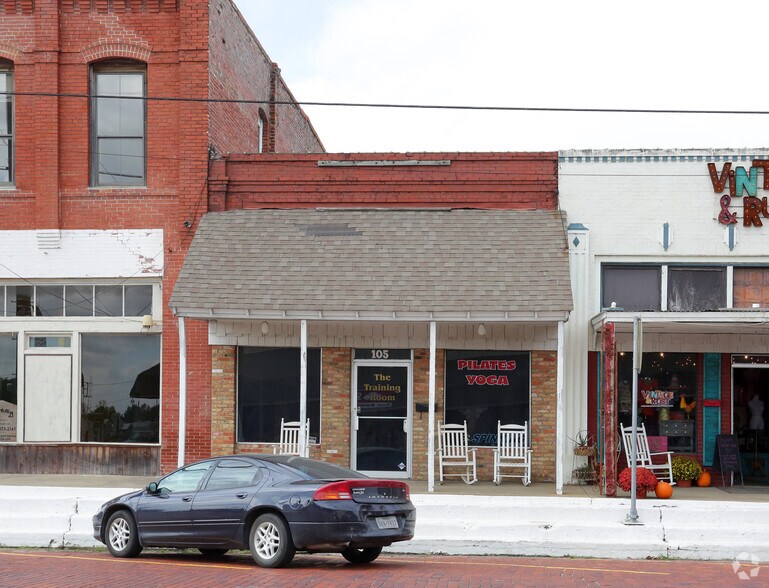 105 N 4th St, Wills Point, TX à louer - Photo de l’immeuble – Image 3 sur 15