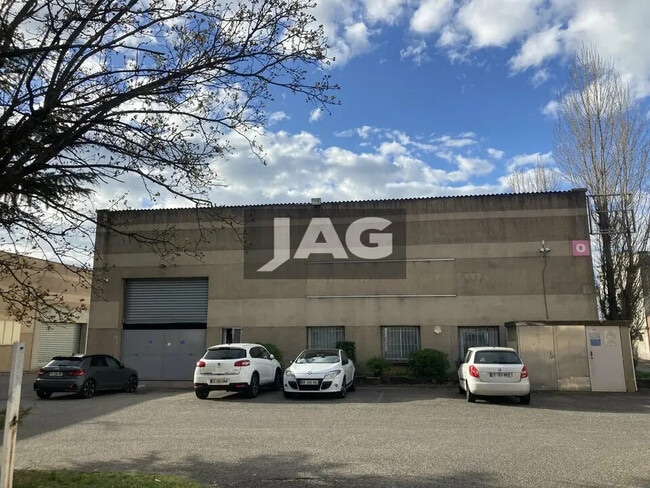 Plus de détails pour Local d’activités à vendre