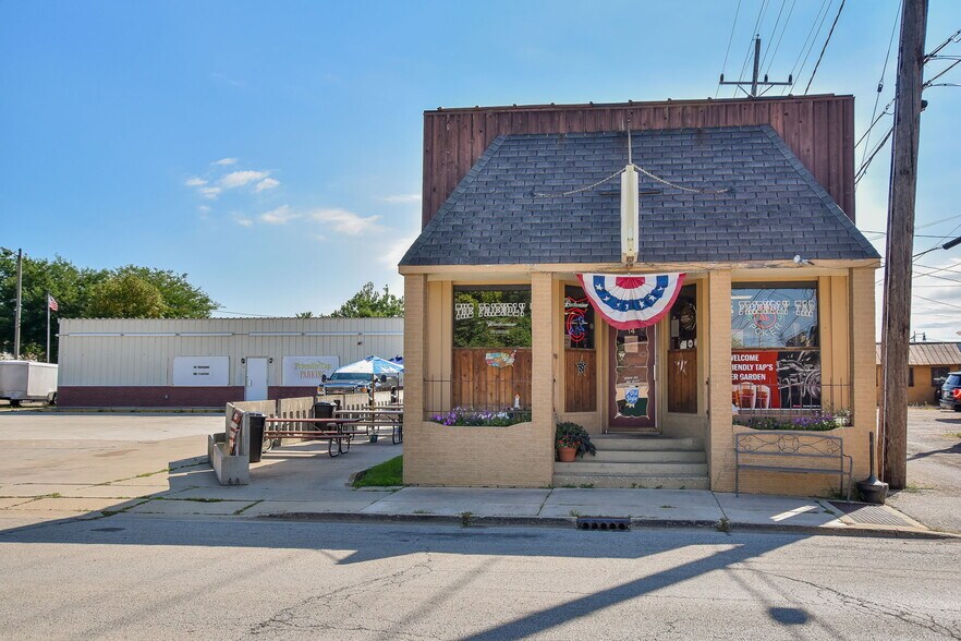 14 N Center St, Plano, IL à vendre - Photo de l’immeuble – Image 2 sur 26