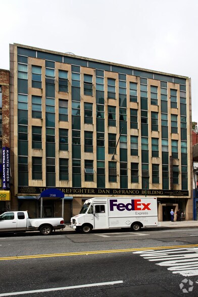 204-208 E 23rd St, New York, NY à louer - Photo de l’immeuble – Image 3 sur 11