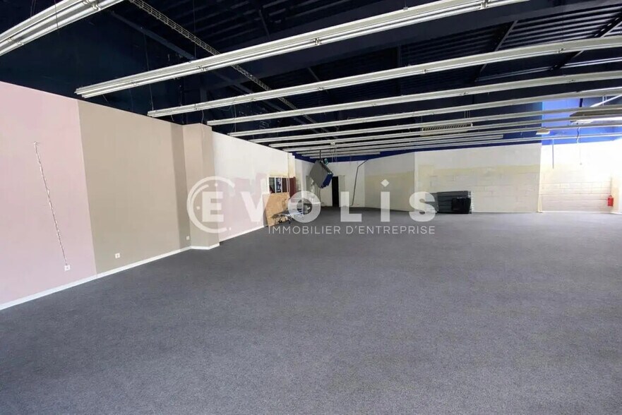 Local commercial dans Amiens à louer - Photo de l’immeuble – Image 3 sur 4