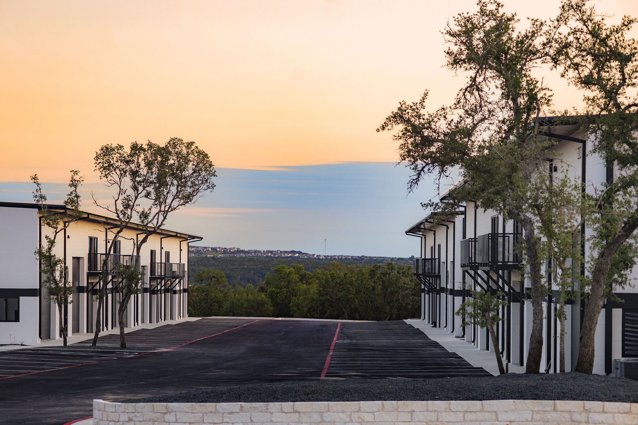 15431 Fitzhugh Rd, Dripping Springs, TX à vendre Photo de l’immeuble– Image 1 sur 43