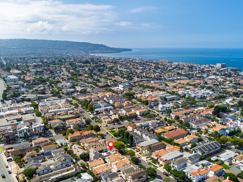 118 S Lucia Ave, Redondo Beach, CA à vendre - Photo de l’immeuble – Image 2 sur 12