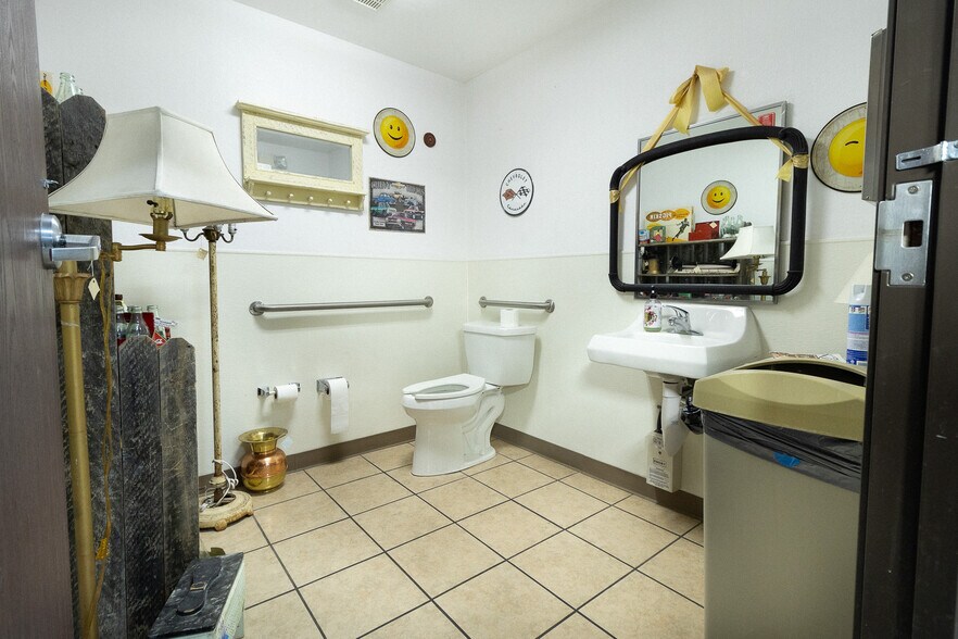 1212 Wyoming St, Boulder City, NV à vendre - Photo de l’immeuble – Image 3 sur 58