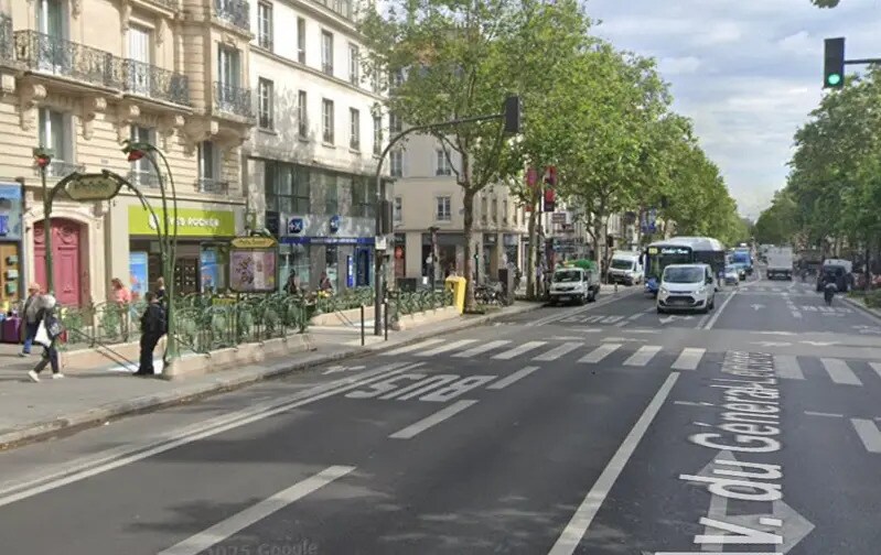 Local commercial dans Paris à louer - Photo de l’immeuble – Image 1 sur 3