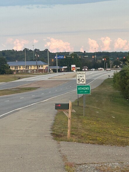 563 Hwy 30, Athens, TN à vendre - Photo de l’immeuble – Image 2 sur 10