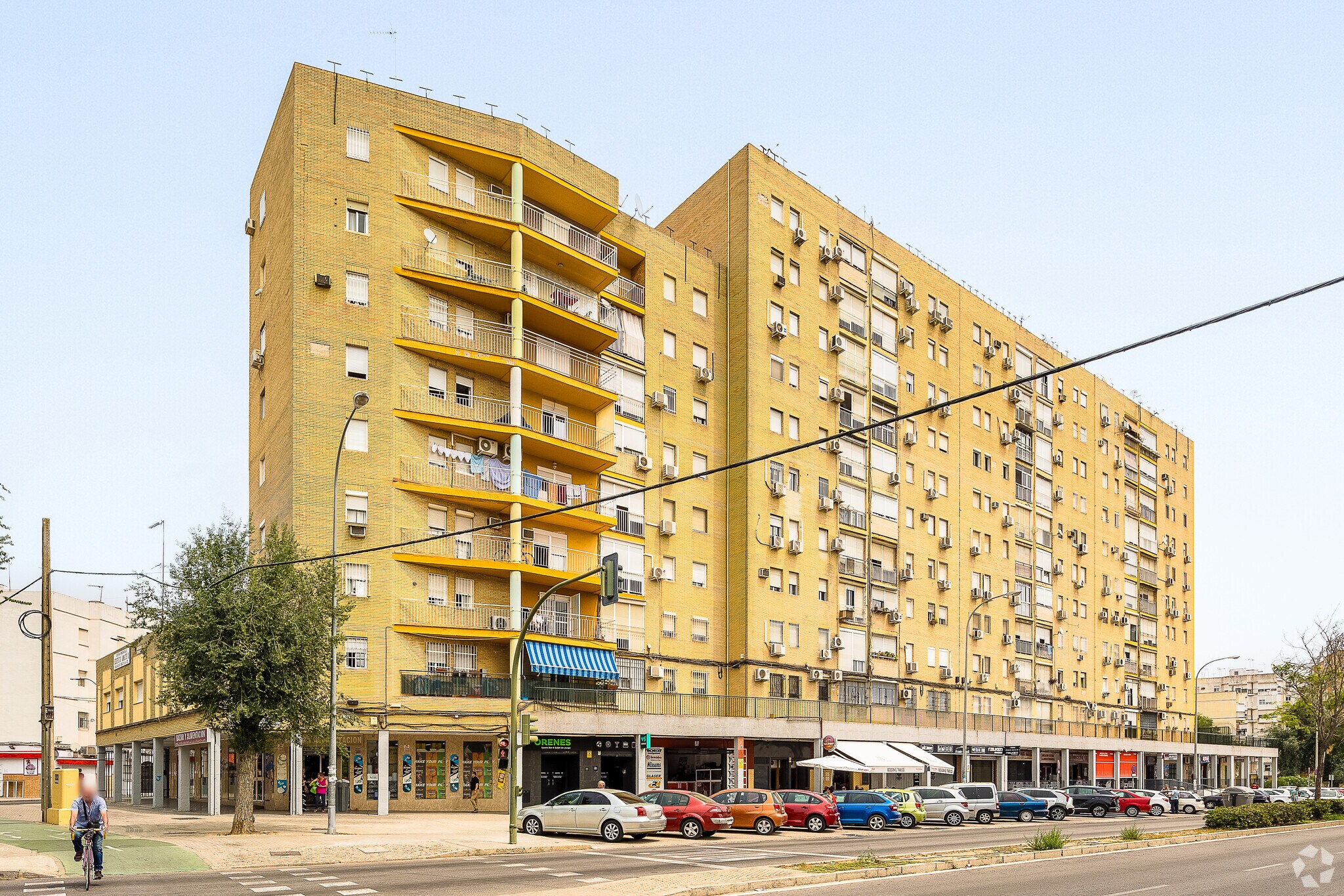 Immeuble residentiel dans Séville, Sevilla à vendre Photo de l’immeuble– Image 1 sur 3